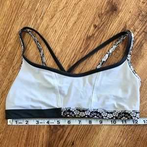 Lululemon sports bra